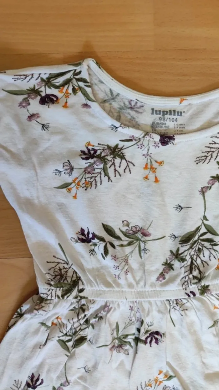 Robe taille 4 ans - photo numéro 2