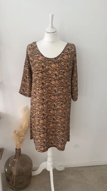 Robe à fleurs S comme neuve