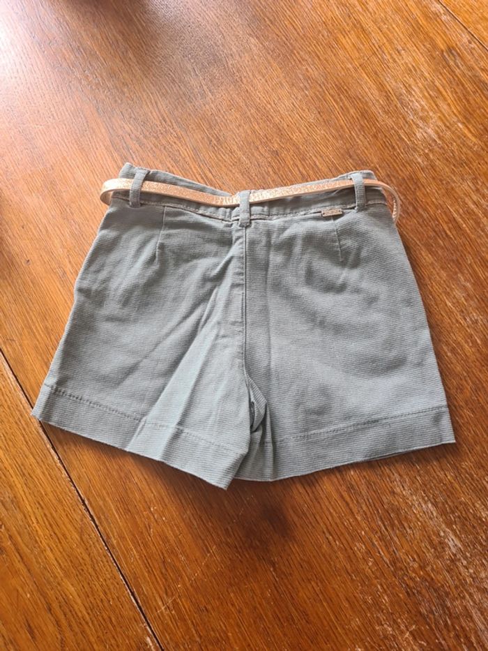Jupe short 5 ans okaidi vert kaki avec ceinture dorée - photo numéro 2