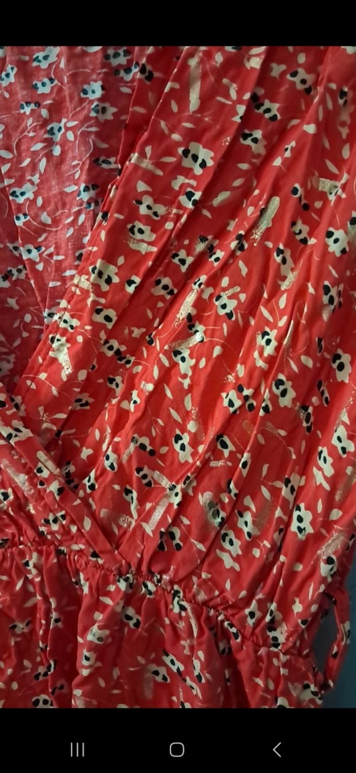 Robe été fluide légère à fleurs rouge et or - photo numéro 3