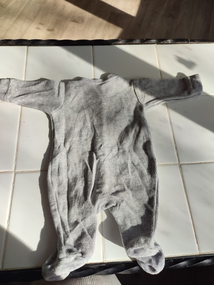 Pyjama gris - photo numéro 2