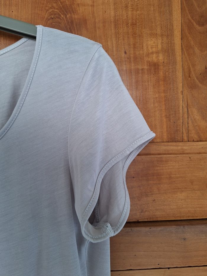 Tee shirt "fleurs" de Cop. Copine - T38 - photo numéro 3