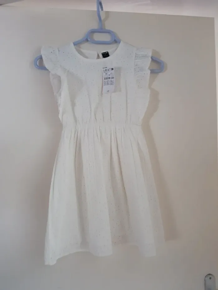 Robe neuve 8 ans