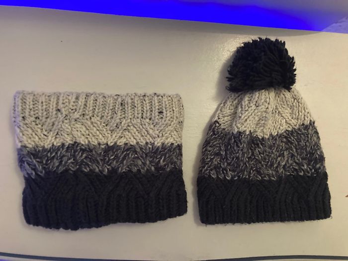 Ensemble bonnet tour de cou