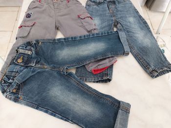 Lot 3 jean enfants 23-24 mois