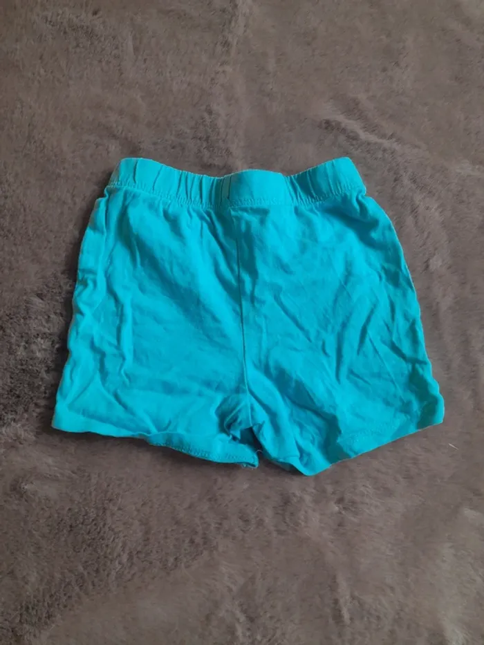 Short de pyjama - Taille 24 mois - En très bon état - photo numéro 2