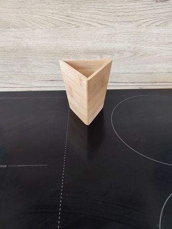 Pot à crayon triangulaire
