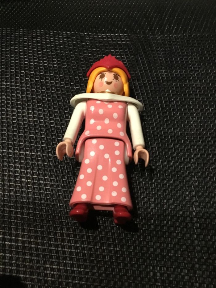 Playmobil figurine femme blonde avec filet a cheveux princesse robe rose motifs pois blancs - photo numéro 2