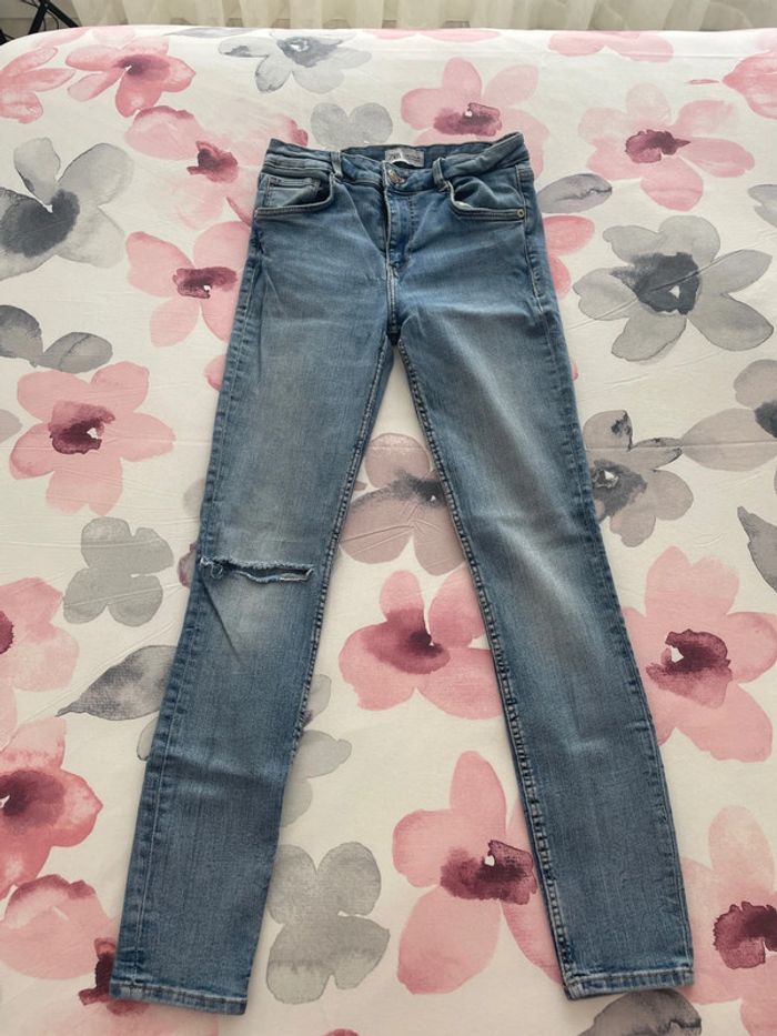 Jeans troué au genou