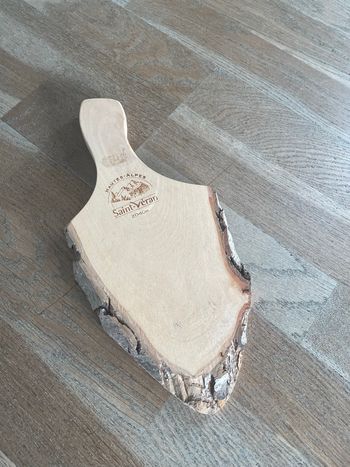 Planche a découper en bois neuve