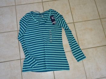 tee shirt manche longue neuf taille XL