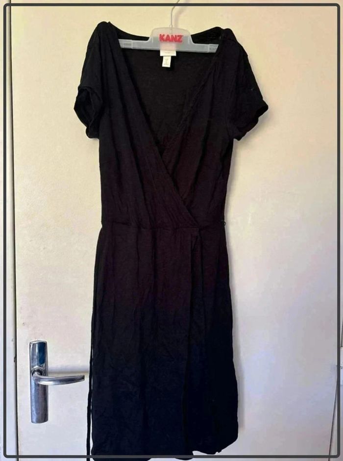 Robe  noire  H&M  taille  xs - photo numéro 3