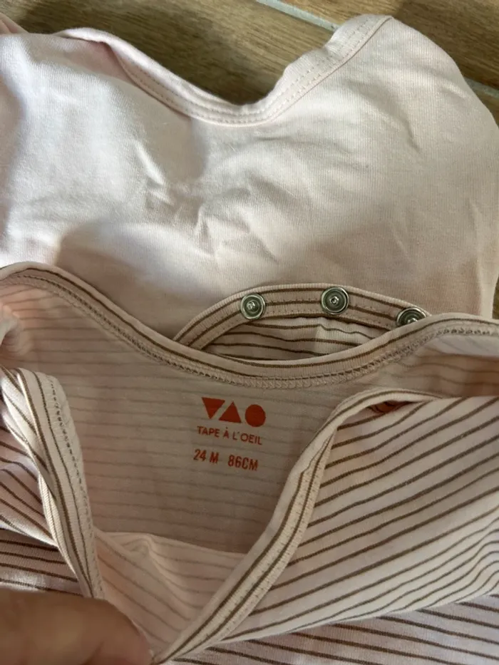 Lot de bodies - photo numéro 4