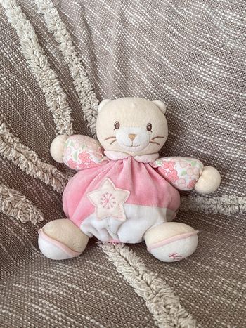 Peluche doudou 17cm kaloo chat rose et blanc à fleur très bon état