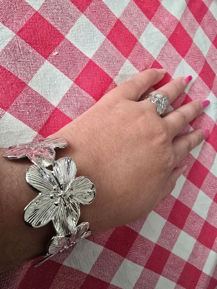 Parrure de bijoux argente en fleur - photo numéro 3