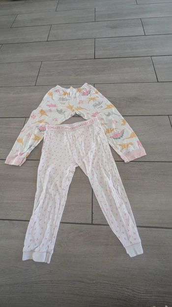 Lot jogging fille 2ans