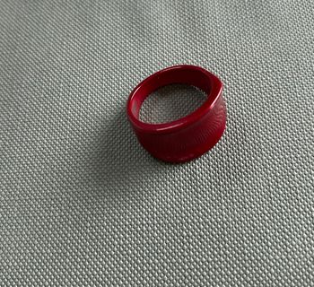Bague rouge