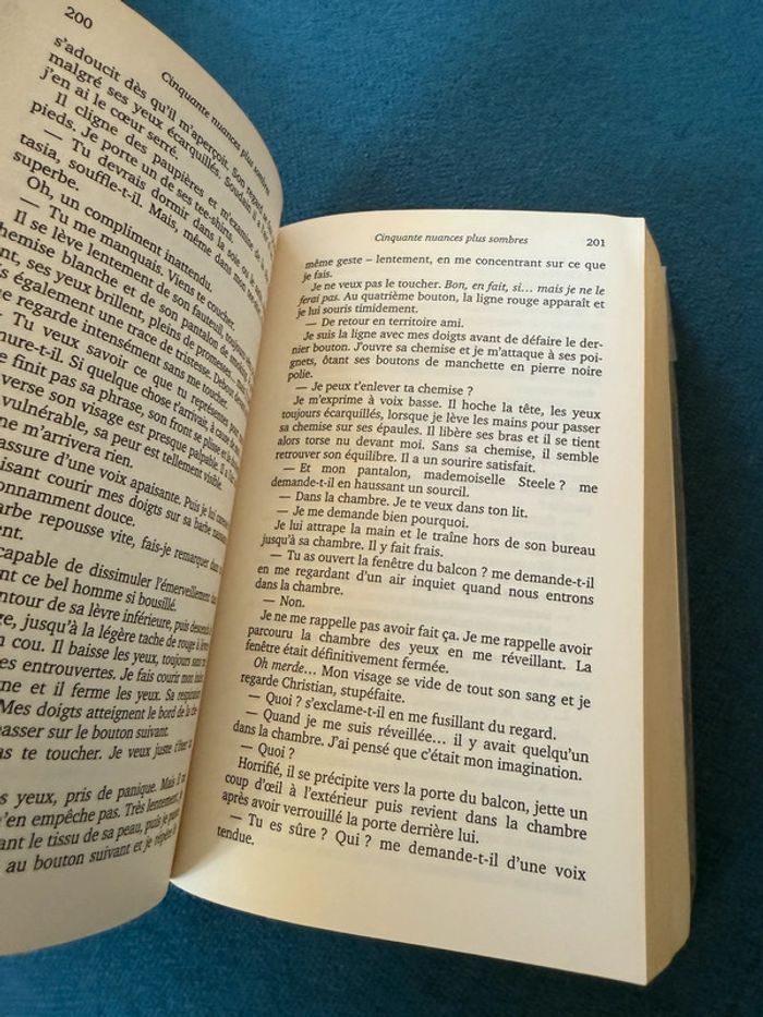 Livre roman Grand format Cinquante nuances plus sombres 50 Fifty Shades JC Lattes - photo numéro 2