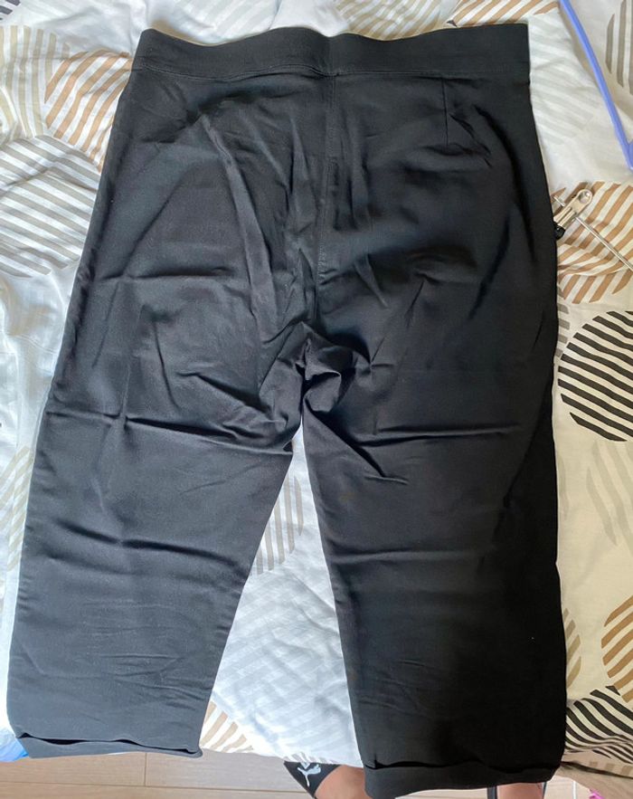 Pantacourt noir taille 42-44 - photo numéro 3