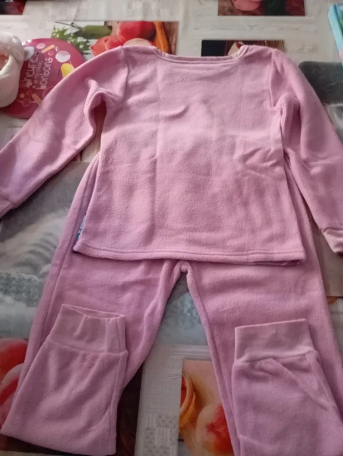 Pyjama deux pièces taille 6 ans - photo numéro 4