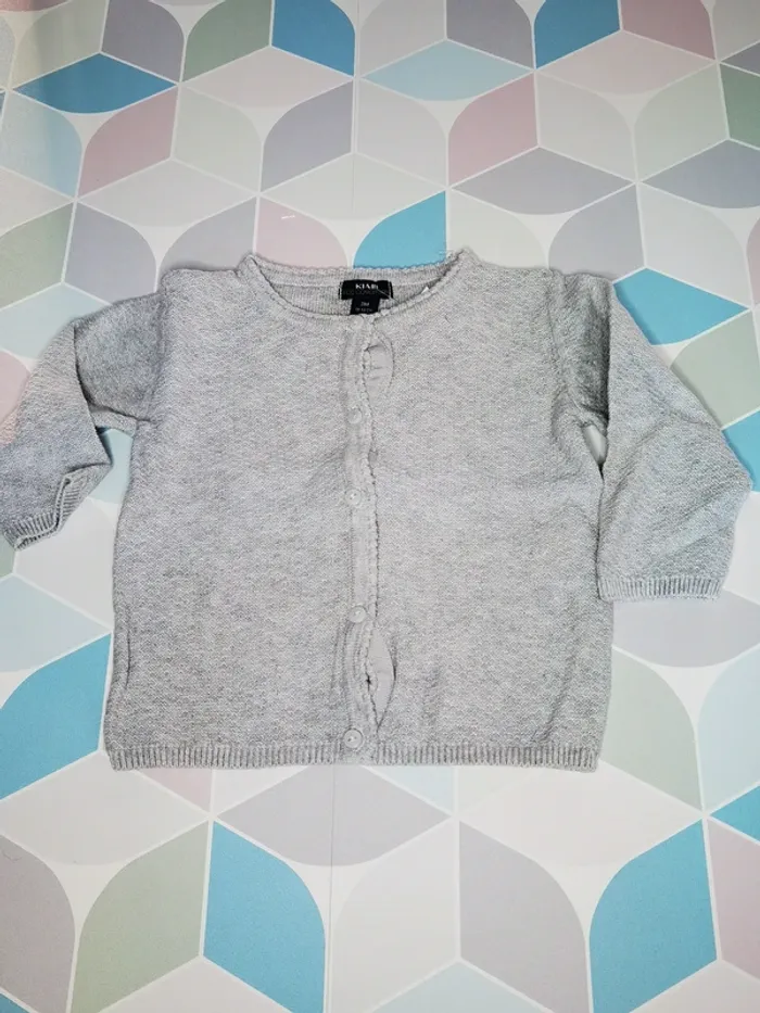 D3933 - gilet fille 3 mois