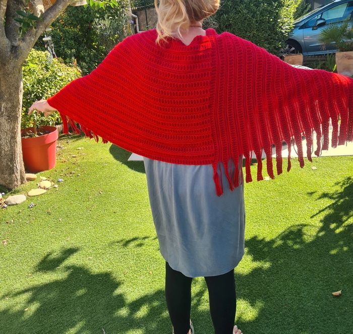 Poncho. court .femme . rouge. taille unique. - photo numéro 5