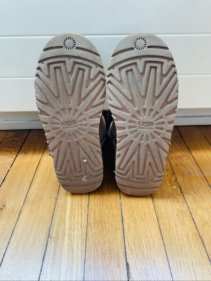 Bottines fourrées UGG marron/beige taille 34/36 en très bon état - photo numéro 5