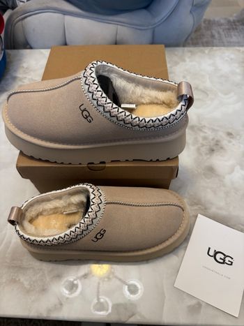 UGG Tasman
