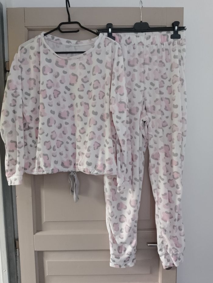 Pyjama haut et pantalon