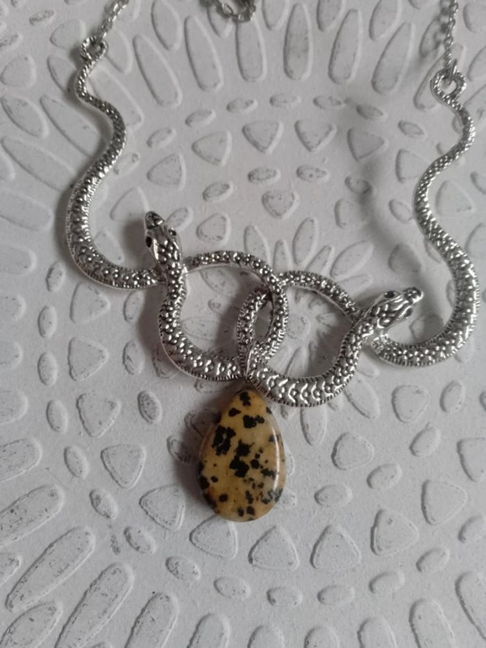 Collier serpents argentés et pierre de jaspe dalmatien - photo numéro 2