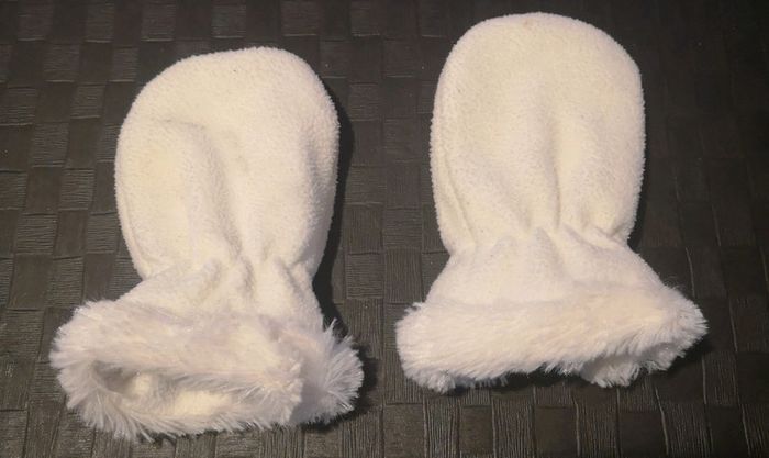 Moufle blanche 6-12 mois