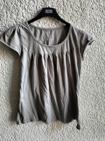 T-shirt gris taille 38