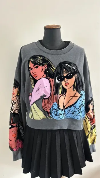 Haut imprimé cartoon gris