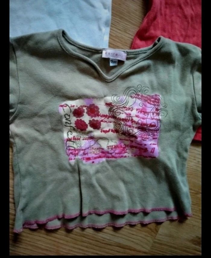 Lot de 9 tee shirt manches courtes. Filles.
Taille 3 ans - photo numéro 2