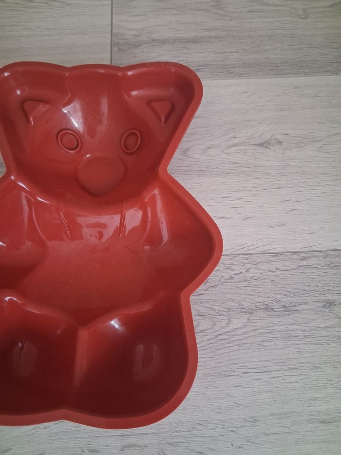 Moule en silicone bordeaux "Ourson" en tres bon etat - photo numéro 4