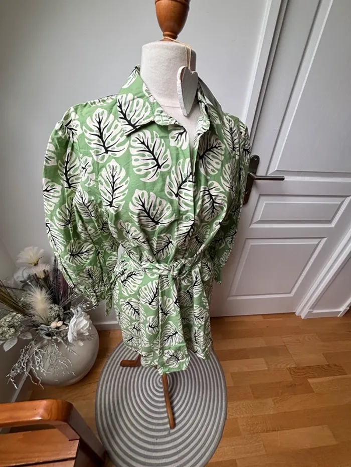 🌿 Robe chemise imprimé feuillage vert tilleul  – Zara – Modèle Olivia Neuve avec étiquette - photo numéro 4