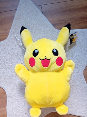 Peluche Pokemon pikachu