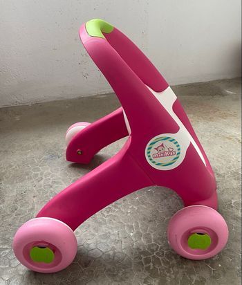 Poussette trotteuse rose