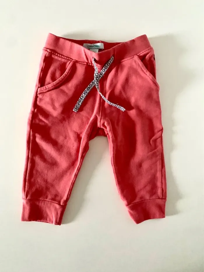 Lot de 2 pantalons taille 12 mois TBE - photo numéro 2