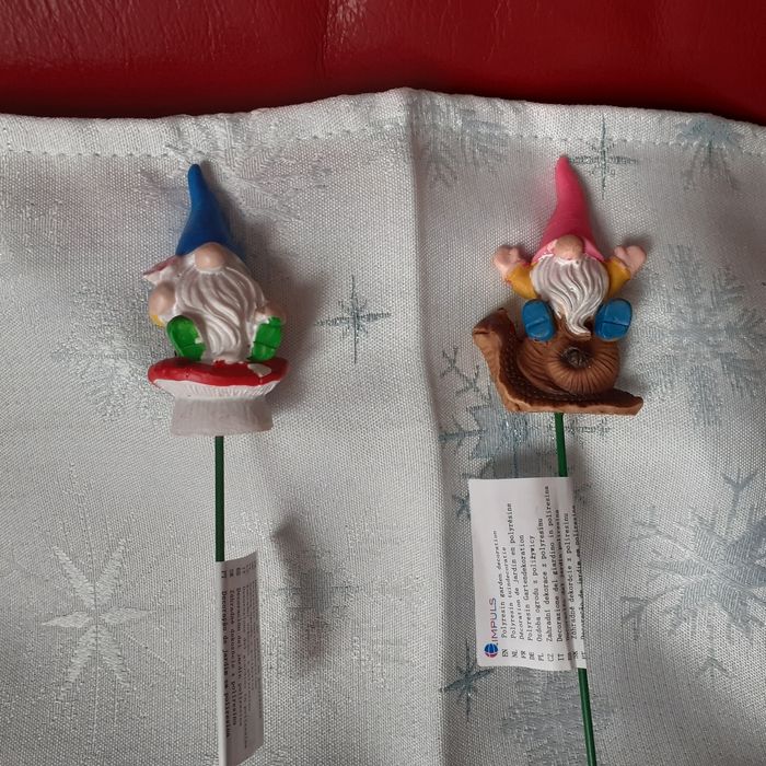 Neuf: 2 figurines Nain de jardin sur pic - photo numéro 6