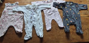 Lots vêtements taille 1 mois