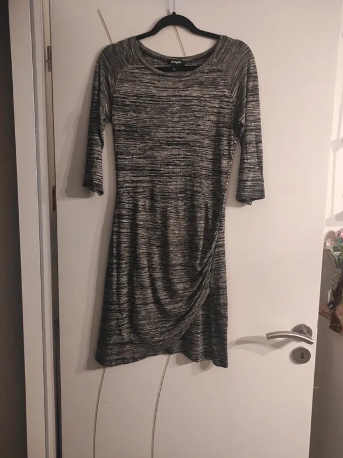 Robe noir,gris et blanc Jennyfer Taille L