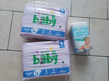 Couches Taille 5 + cotons