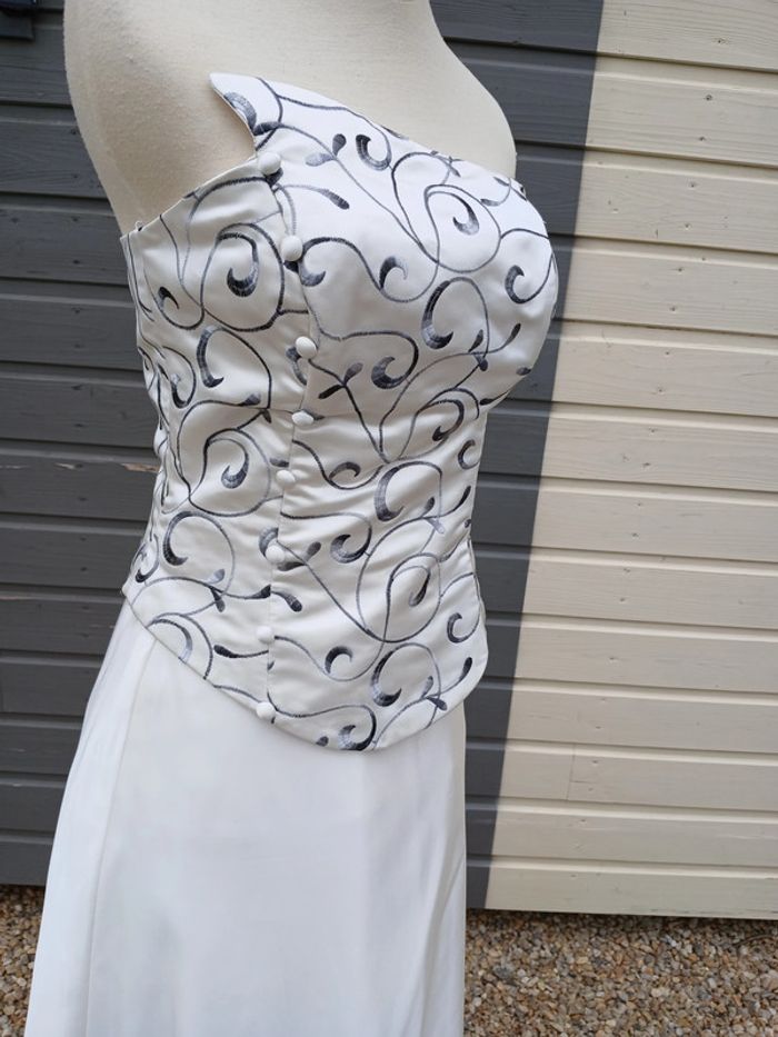 Robe de mariée originale Taille 34/36 - photo numéro 5