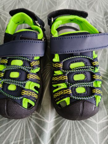 Sandales scratchs 25 bleues et vertes neuves