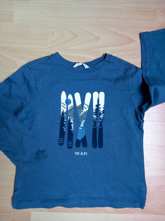 Tee-shirt manches longues Les Alpes Mango 5/6 ans TBE