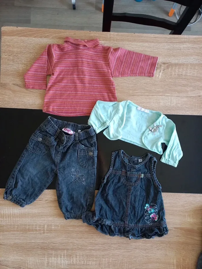 Jean's robe et 2 hauts bébé fille 6 mois