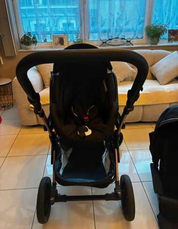 Poussette cam à venir chercher sur place à La Louvière 