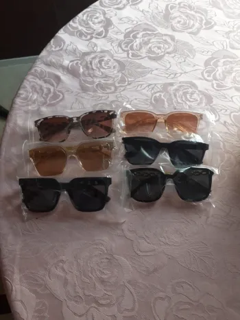 6 paires lunettes de soleil