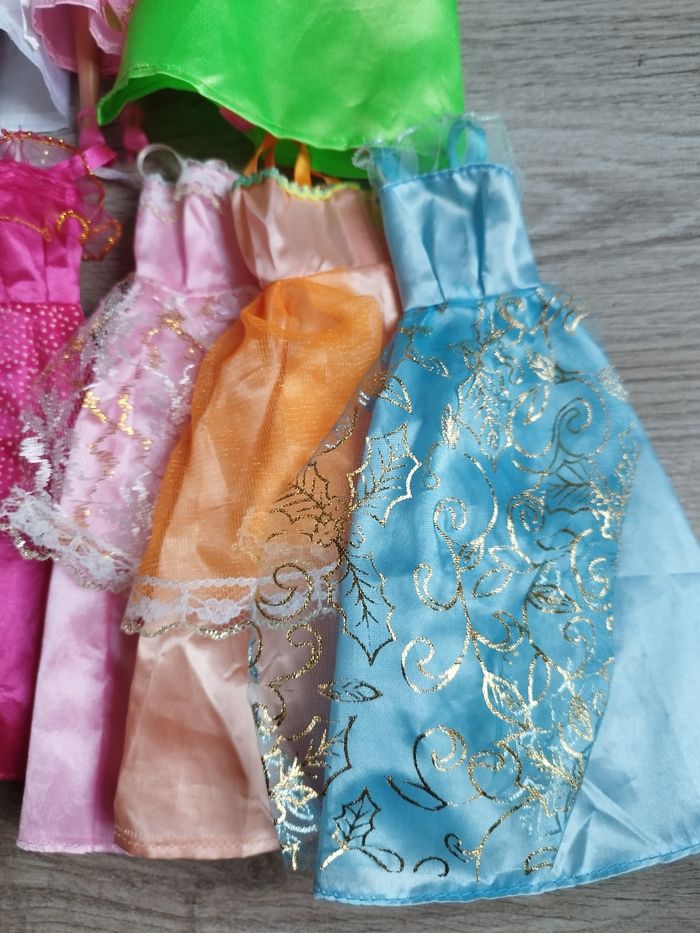 Poupées et robes - photo numéro 4